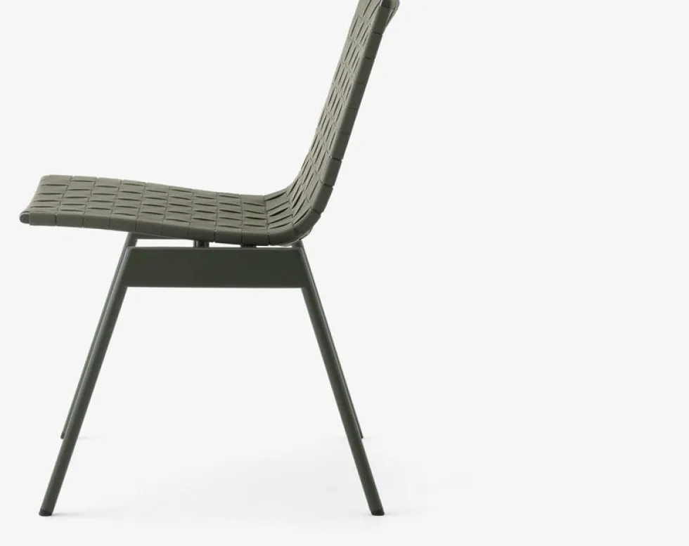 Chaise d'extérieur en acier et textile vert bronze Ville AV33 - &Tradition