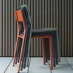 Chaise en acier crème Take - Matière Grise