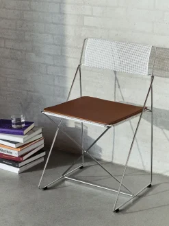 Chaise en acier galvanisé avec revêtement en poudre blanc craie 50x45x77cm X-line - Hay