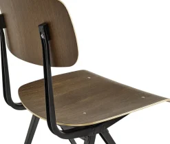 Chaise en acier noir et bois de chêne fumé Result - HAY