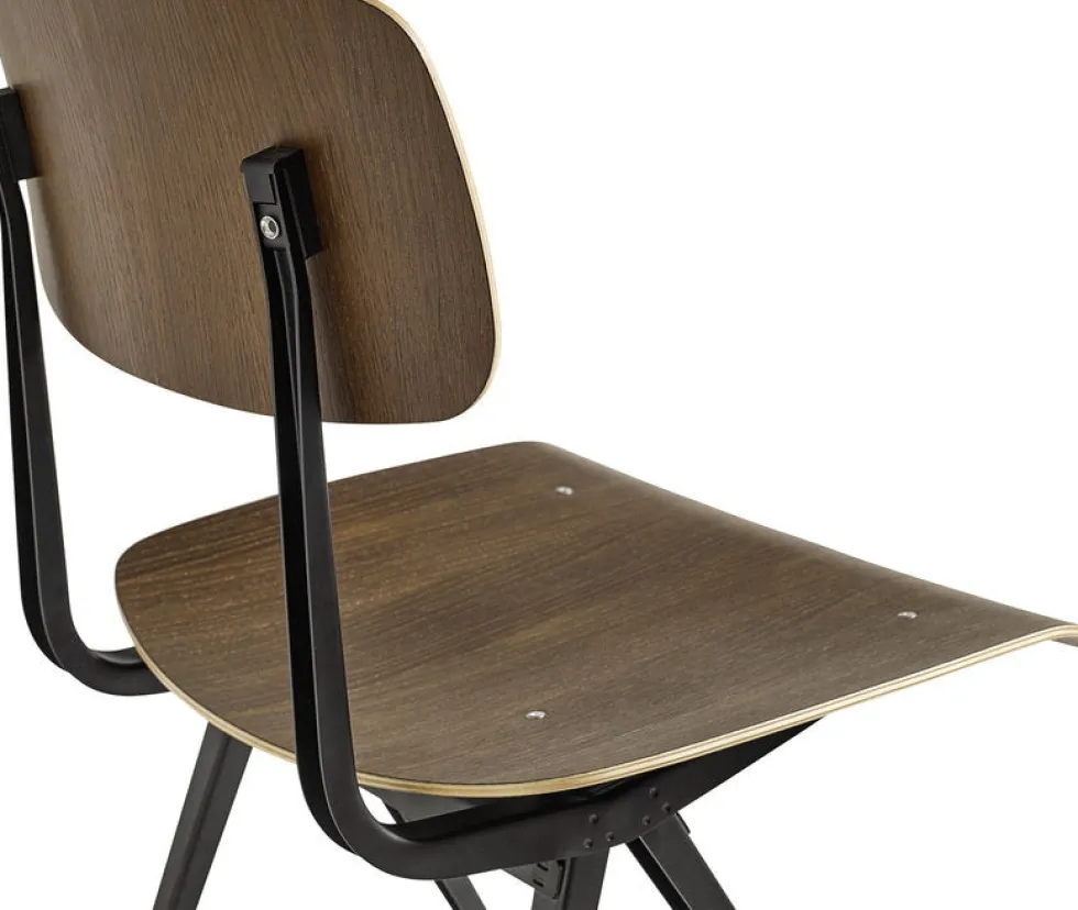 Chaise en acier noir et bois de chêne fumé Result - HAY