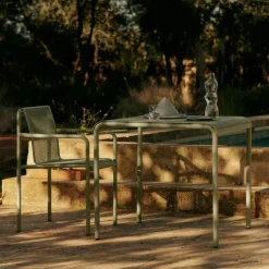 Chaise en acier vert pâle avec accoudoirs 80x60cm Dapple - Ferm living