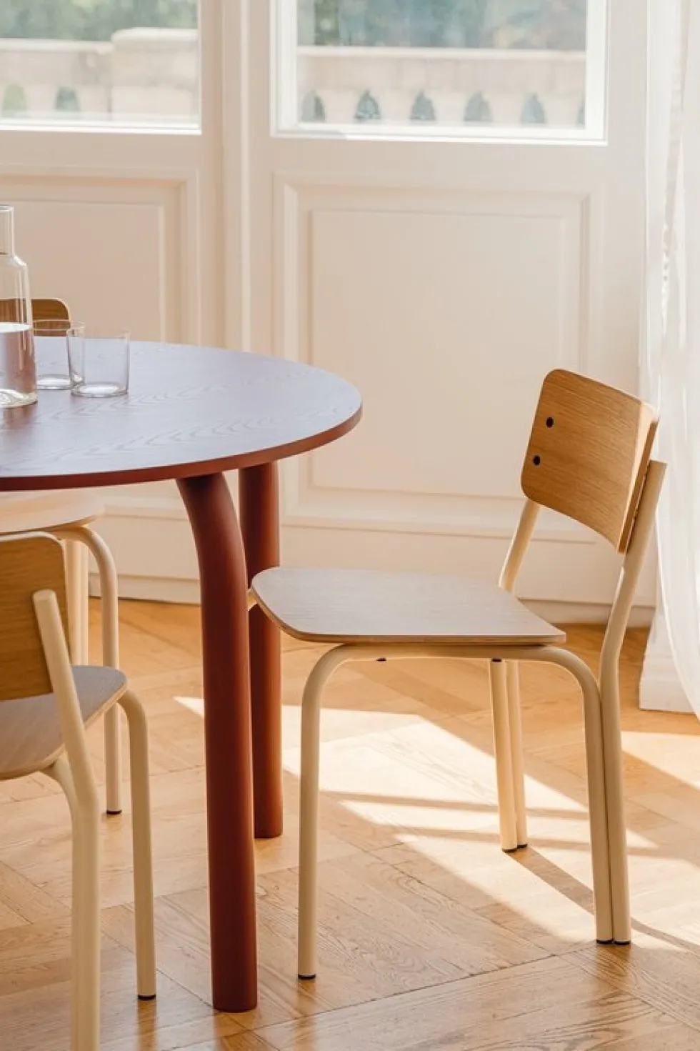 Chaise en bois de chêne et acier blanc Kei - noo.ma
