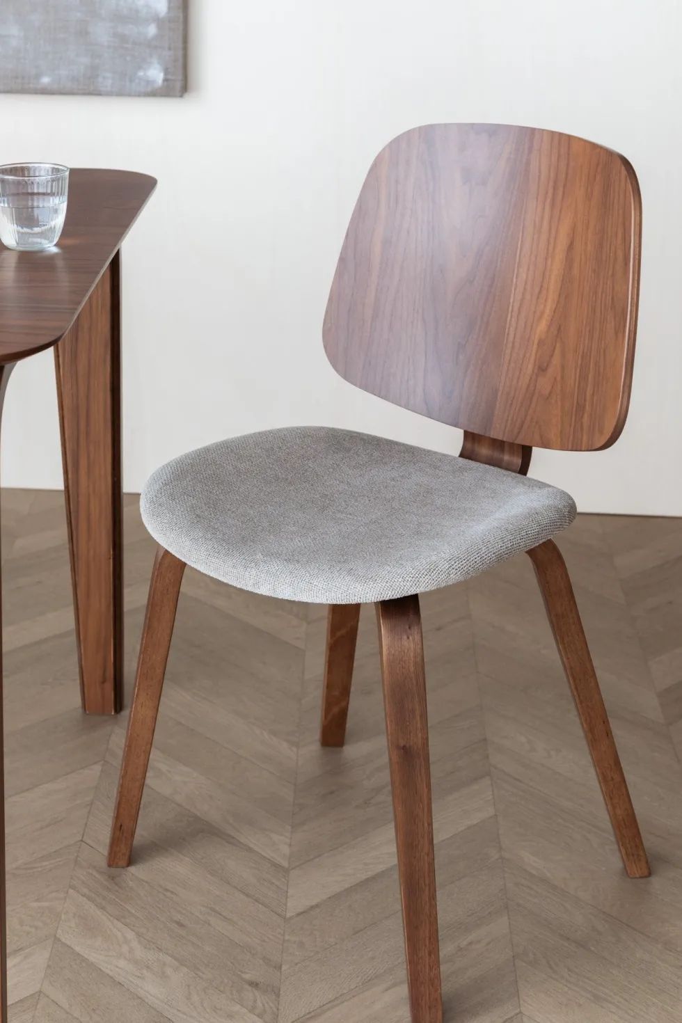 Chaise en bois d’hévéa marron et siège en tissu beige Oakley - The Cool Republic