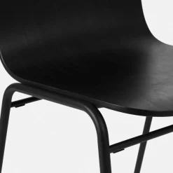 Chaise en bois noir et cadre noir Touchwood - Hem