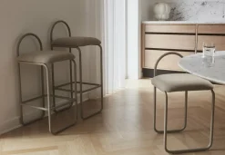 Chaise en bouclé taupe 37 x 39 cm Angui - AYTM