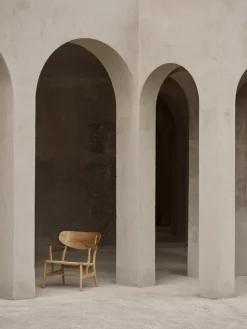 Chaise en chêne huilé et noyer avec assise tissée naturelle 72,5cm CH22 - Carl Hansen & Søn