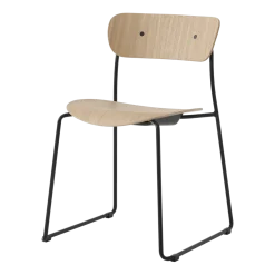 Chaise en chêne laqué Pavillon AV51 - &tradition