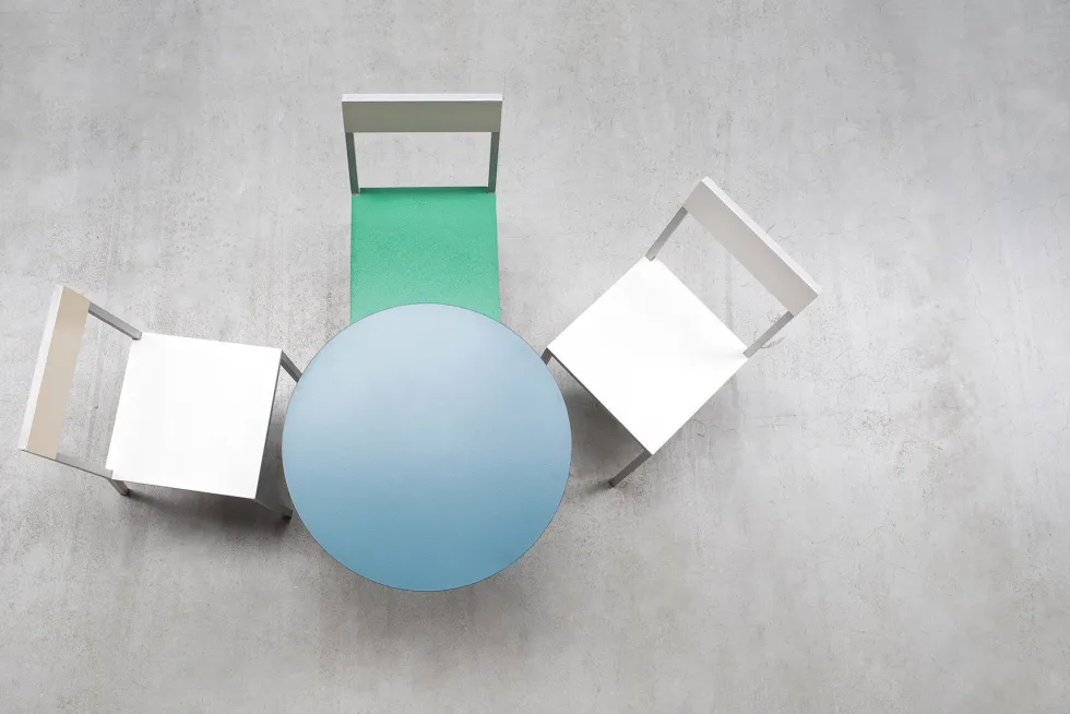 Chaise en métal vert et blanc 52x39x80cm - valerie_objects