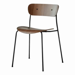 Chaise en noyer et piètement noir AV1 Pavilion - &tradition