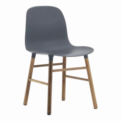 Chaise en noyer naturel et pp bleu Form - Normann Copenhagen