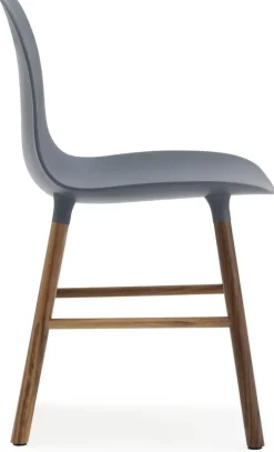 Chaise en noyer naturel et pp bleu Form - Normann Copenhagen