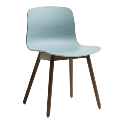 Chaise en plastique recyclé dusty blue et pieds en noyer AAC 12 2.0 - HAY