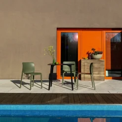 Chaise en polypropylene noire First - Magis