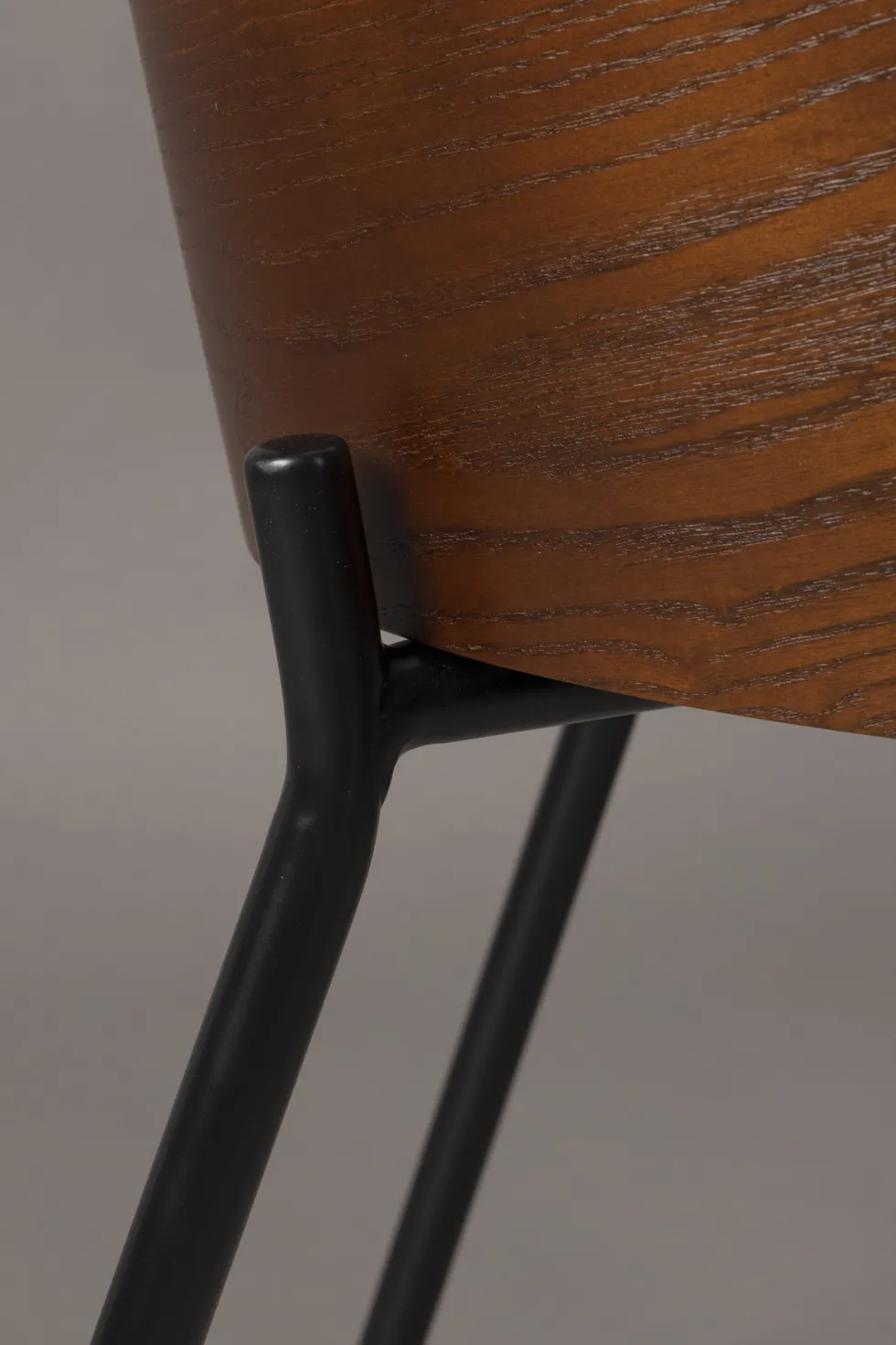 Chaise en tissu beige et bois de frêne et métal noir Rodin - Dutchbone