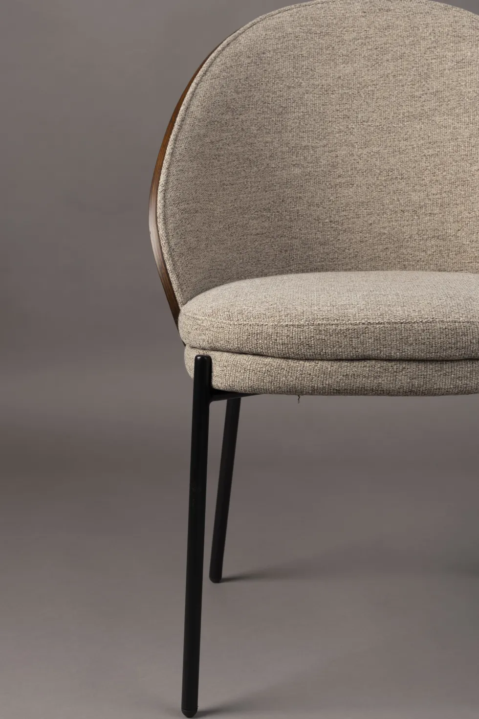 Chaise en tissu beige et bois de frêne et métal noir Rodin - Dutchbone
