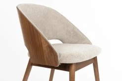 Chaise en tissu beige et bois d'hévéa Velore - Dutchbone