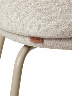 Chaise en tissu bouclé blanc sur pieds beiges 69 x 69 cm Rico - Ferm Living