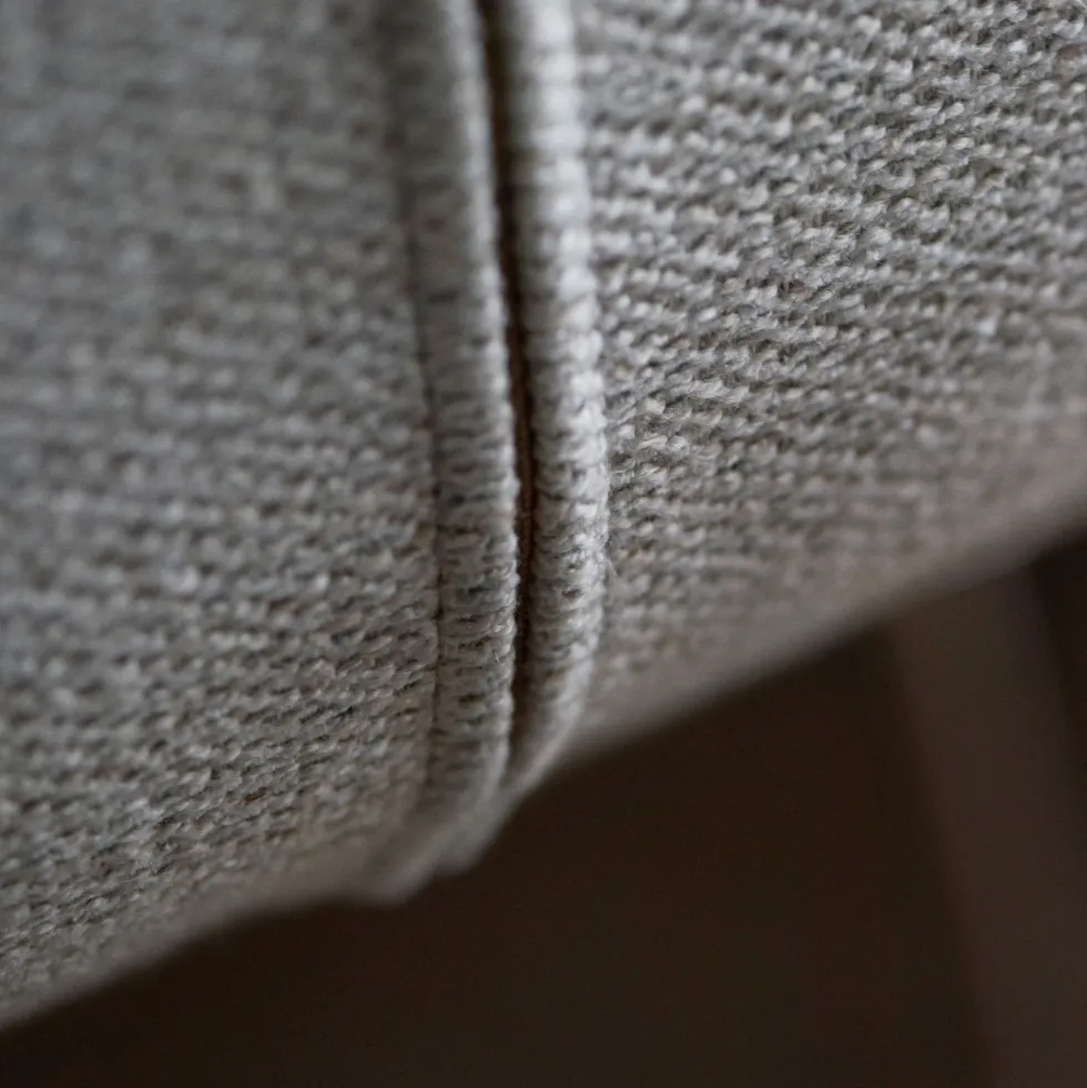Chaise en tissu gris clair Kimono - Bolia