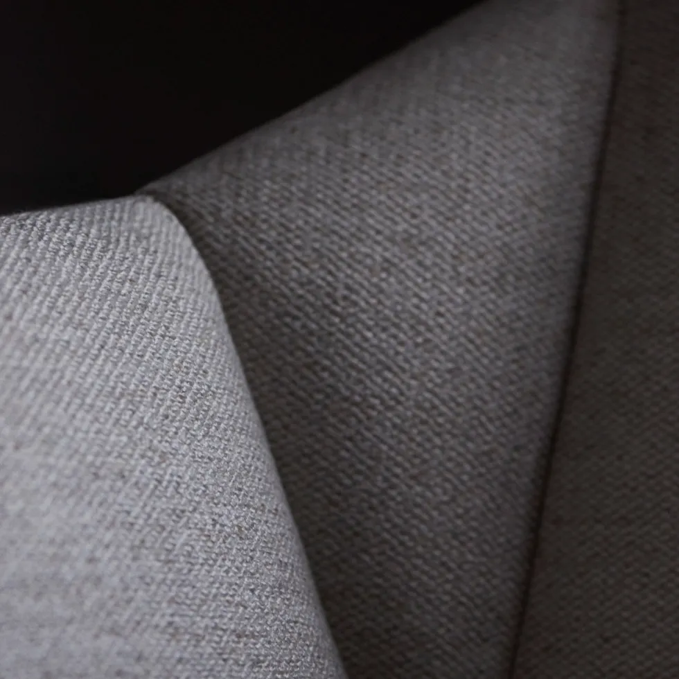 Chaise en tissu gris clair Kimono - Bolia