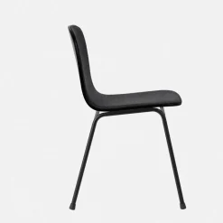 Chaise en tissu noir et cadre noir Touchwood - Hem