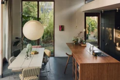 Chaise en velours marron et acier chromé Endless - HKLiving
