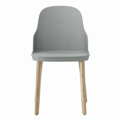 Chaise grise au pietement en chêne Allez Grey - Normann Copenhagen