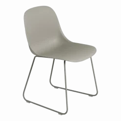 Chaise grise piétement traîneau Fiber - Muuto