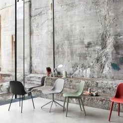Chaise gris vert piétement tubes Fiber - Muuto