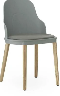 Chaise à l'assise en cuir gris et au pietement en chêne Allez Grey - Normann Copenhagen