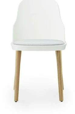 Chaise à l'assise en tissu canvas blanc et au piètement en chêne Allez blanc - Normann Copenhagen