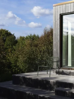 Chaise longue d'extérieur en acier avec accoudoirs gris Vig - Normann Copenhagen