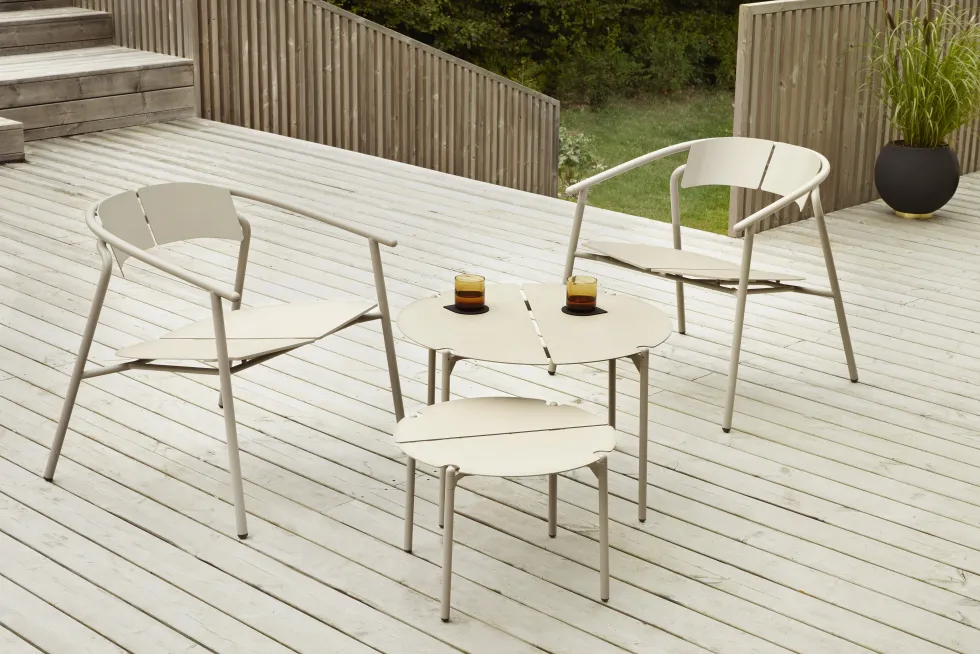 Chaise lounge de jardin avec accoudoirs en acier taupe Novo - AYTM