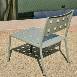 Chaise lounge de jardin en acier rouge Balcony - HAY