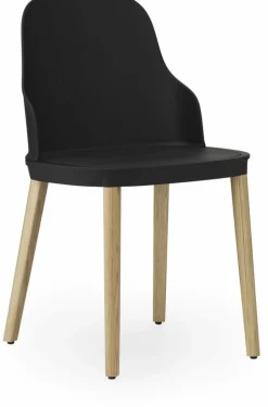 Chaise noire au piètement en chêne Allez noir - Normann Copenhagen