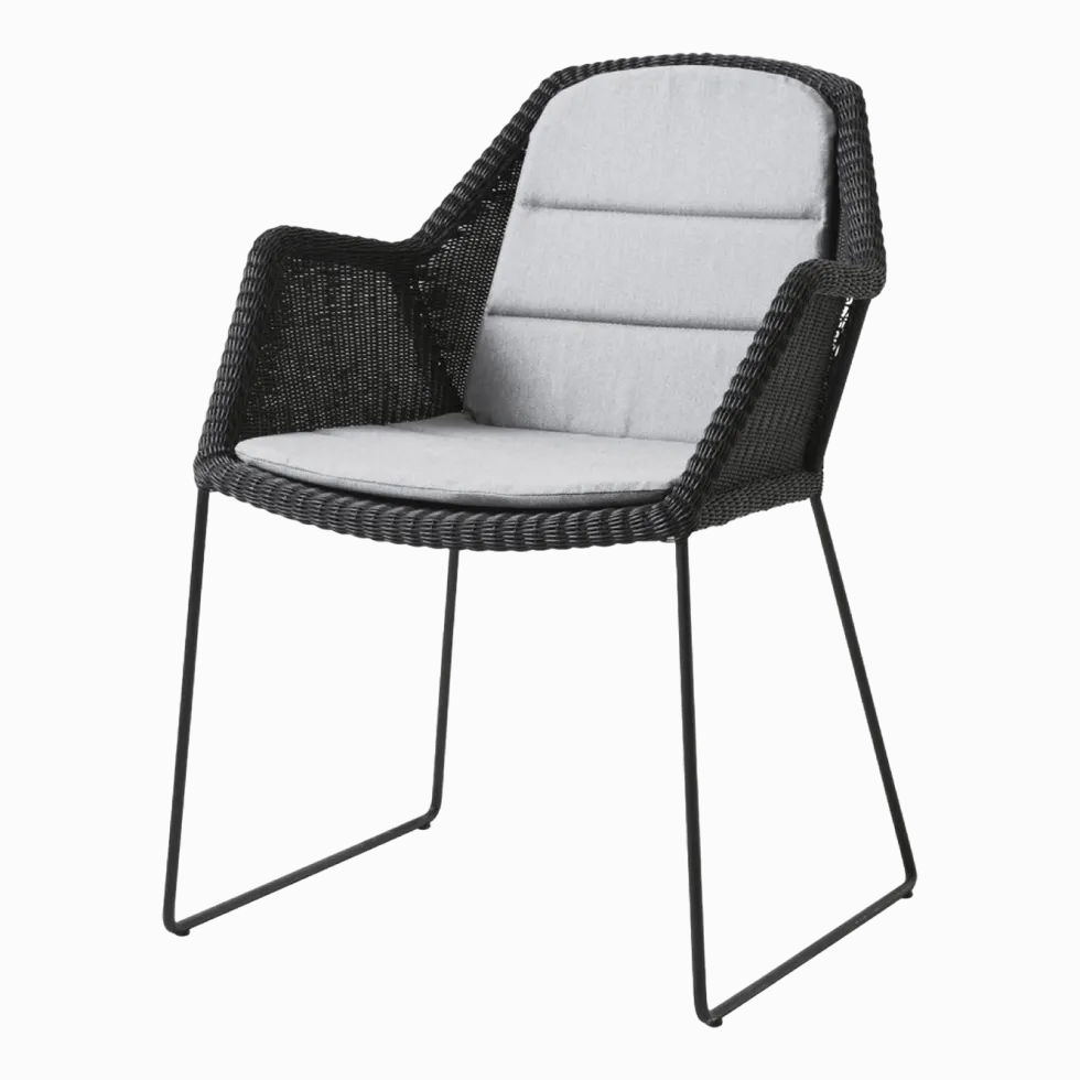 Chaise noire avec coussin écru Breeze - Cane-Line