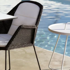 Chaise noire avec coussin gris Breeze - Cane-Line