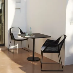 Chaise noire avec coussin noir Breeze - Cane-Line