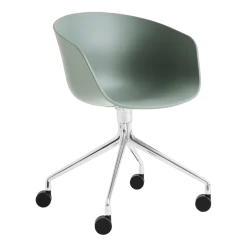 Chaise à roulettes avec accoudoirs en plastique recyclé vert automne AAC 24 2.0 - HAY