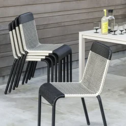 2 Chaises de jardin avec accoudoirs noire et blanche Tobago - KOK