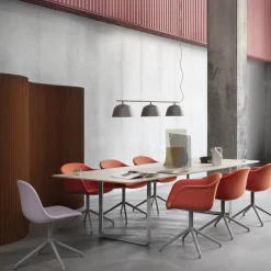Chaise verte piétement pivot Fiber - Muuto