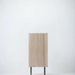 Chiffonnier de 3 tiroirs en chêne blanchi huilé et linoléum noir Fina - Gazzda