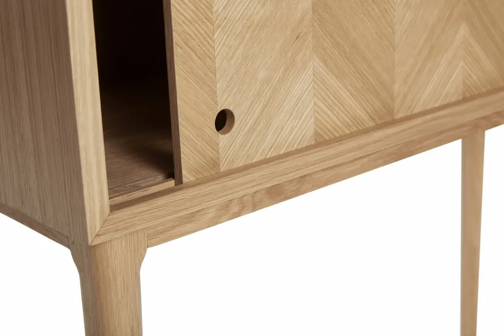 Console motif chevron en bois de chêne clair - Hübsch