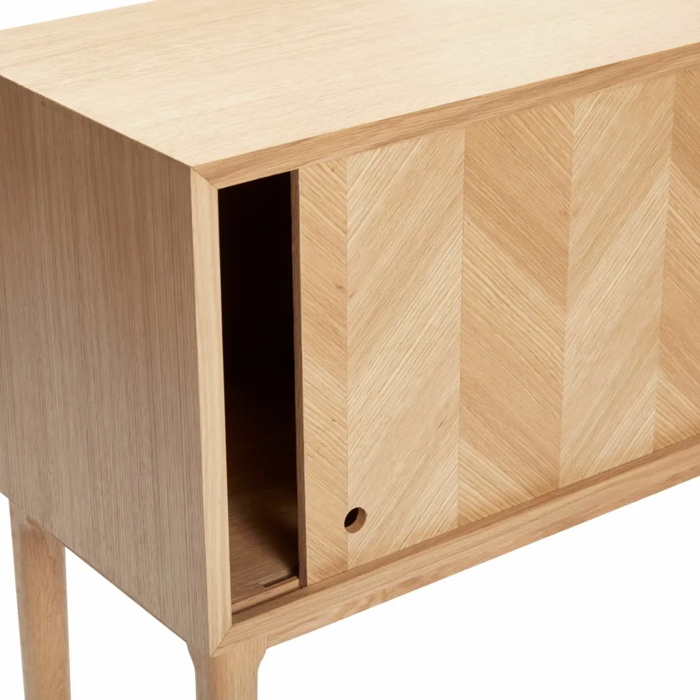 Console motif chevron en bois de chêne clair - Hübsch