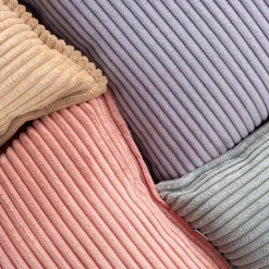 Coussin carré en velours côtelé blueberry 45cm Cushion - Wigiwama