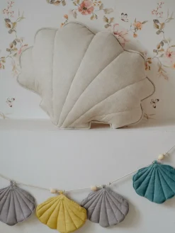 Coussin coquillage en lin beige Shells - Moi Mili