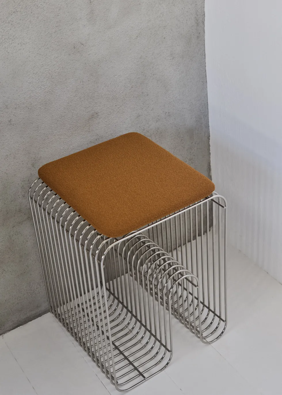 Coussin de siège pour tabouret ambre bouclé 27,5x32x2,5cm Curva - AYTM
