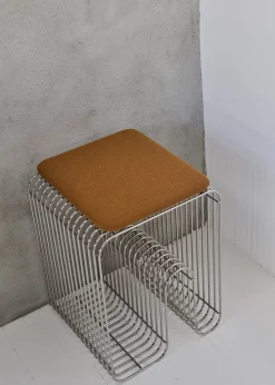 Coussin de siège pour tabouret anthracite bouclé 27,5x32x2,5cm Curva - AYTM