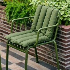 Coussin matelassé doux pour fauteuil et chaise olive Palissade - Hay