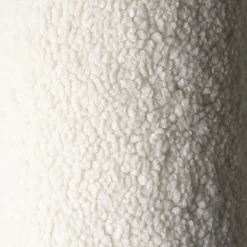 Coussin ourson en sherpa bouclé blanc 35cm Cushion - Wigiwama